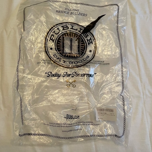 PUBLISH white logo shirt sleeve tshirt - Picture 9 of 10